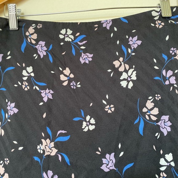 VERONICA BEARD INTERMIX HAZEL DRAPED FLORAL SKIRT - Picture 6 of 9